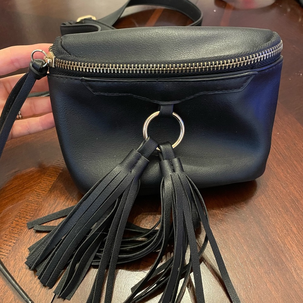 Black belt bag